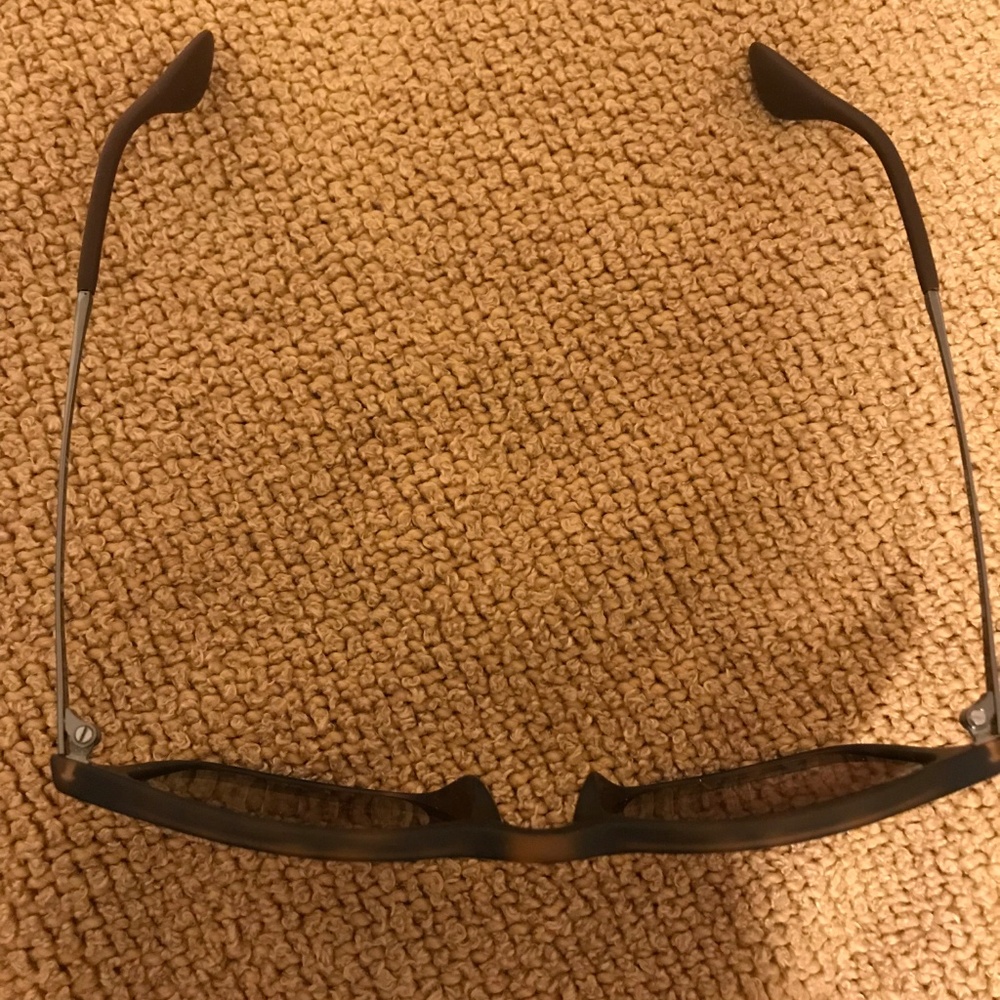 Ray-Ban Sunglasses - Picture 4 of 4